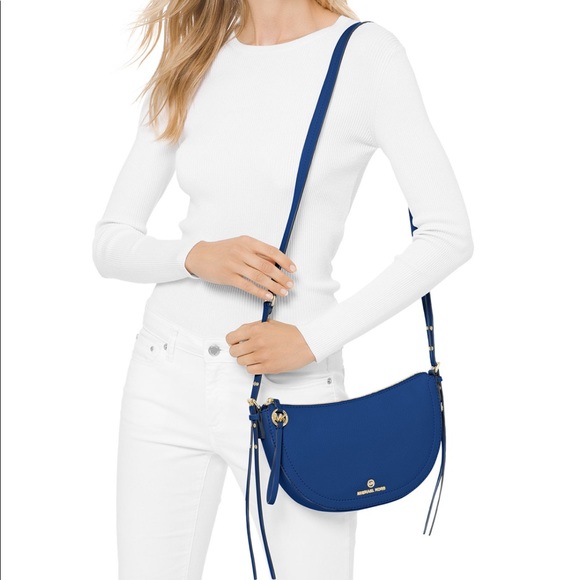Michael Kors messenger crossbody - Picture 2 of 7